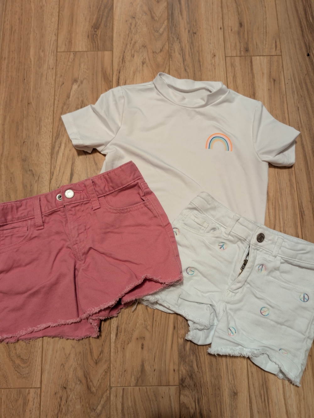 Girls' Summer Bundle | Gap High-Rise Denim Shorts & Cat & Jack Rainbow Tee (M)